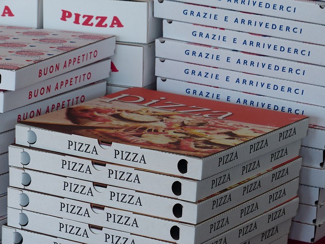 krabice na pizzy